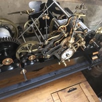 Visite du mécanisme de la Tour de l'horloge de Burzet