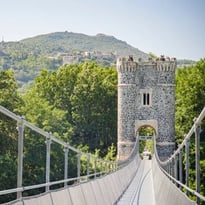 Rochemaure : visite guidée de la passerelle himalayenne