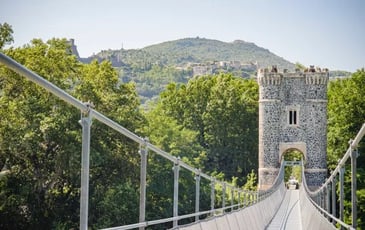 Rochemaure : visite guidée de la passerelle himalayenne