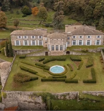 Ouverture en avant première des salons du château de Peyraud.