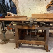 Exposition d'outils anciens et photos